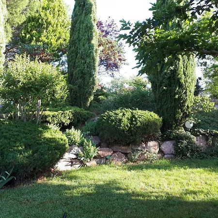 L'houstalet Des Serniers Guest house